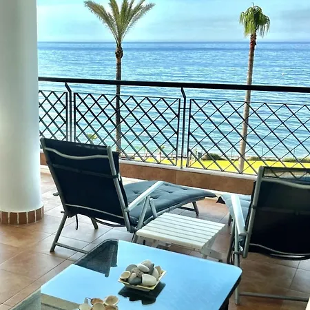 Mi Capricho 170 Beachfront Apartment