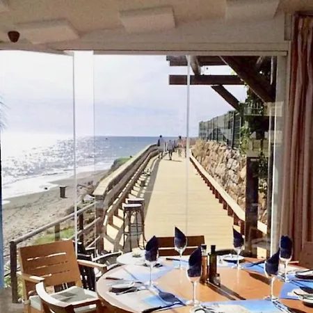Mi Capricho 170 Beachfront Apartament