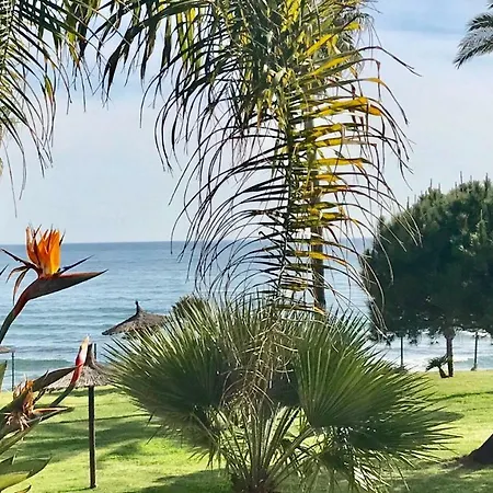 Mi Capricho 170 Beachfront Apartment Sitio de Calahonda